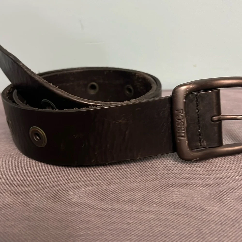 Fossil belt, dark brown sz 32 full grain cowhide